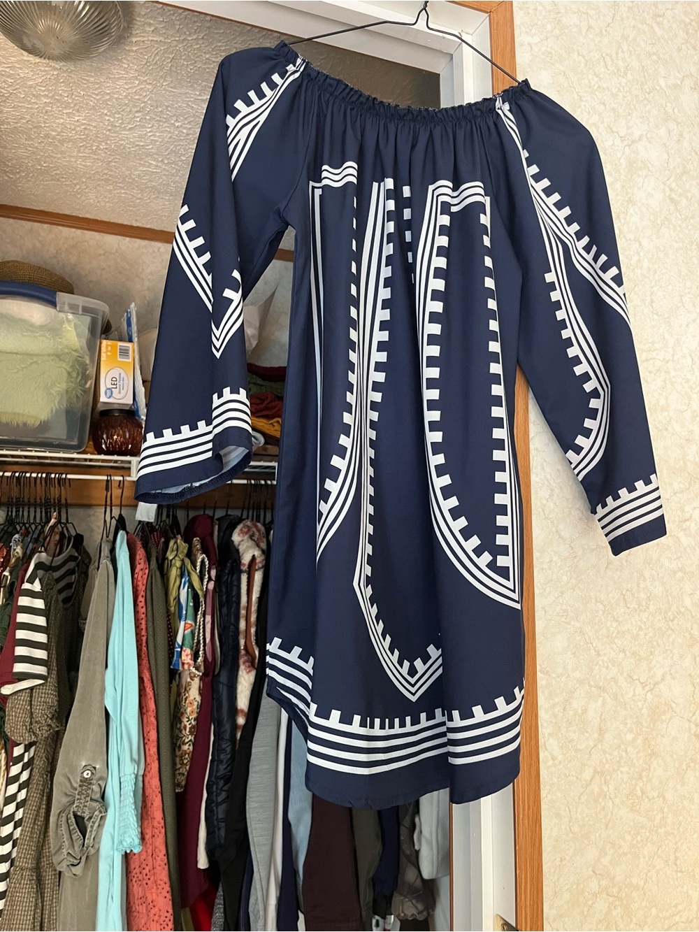 Girls' Navy Blue Off-Shoulder Dress with White Geometric Print